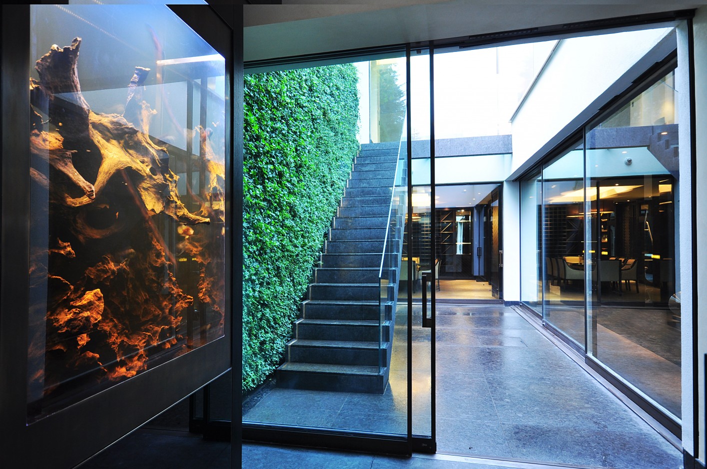 Interior Design Trends For 2015 Contemporary Fish Tanks   Aquarium Architecture Feng Shui 091 1415x940 